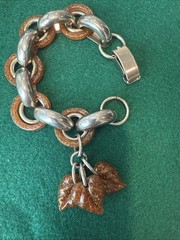 Vintage Chunky Root Beer Acrylic Metal Boho Dangle Charm Bracelet Leaves