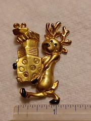 Vintage Gold-tone Reindeer Carrying Packages Brooch From 50-60’s