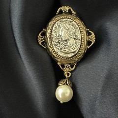 Vintage Gold Tone Cameo Dress Clip Faux Pearl Dangle . Estate Jewelry 1940