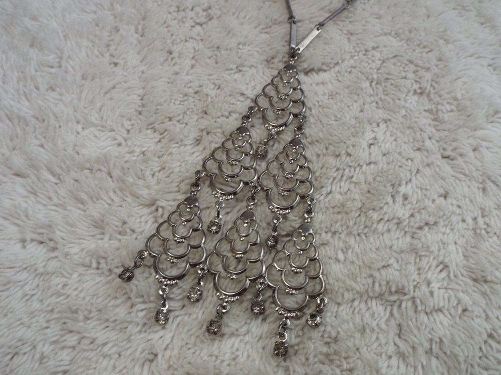 Silvertone Rhinestone Filigree Christmas Tree Triangle Pendant Necklace (A6)