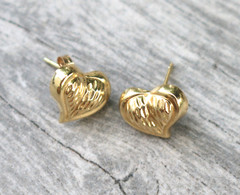 Lovely Dainty VTG Michael Anthony Ma 14K Yellow Gold Heart Stud Earrings .52g