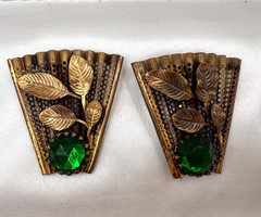ANTIQUE ART DECO PAIR DRESS CLIP ADORNMENT RARE SET 2 GREEN EMERALD GOLD BRASS