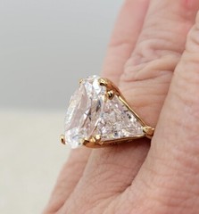 Vtg Sz 7 Ring Oval Triangle Cubic Zirconia 18KGE Gold Electroplate Jewelry USA