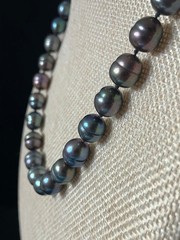 Pearl Necklace Hand Knotted Beads Oil Slick Peacock 9-10mm 925 Clasp 18″
