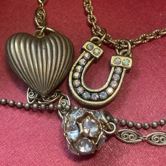 Maximal Art JOHN WIND Love & Luck Gold Tone Tripple Strand Charm Necklace 18”!