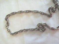 Vintage 26″ TWISTED SILVER TONE CHAIN AND CHAIN PENDANT NECKLACE #13