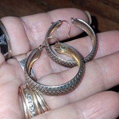 VINTAGE BROOCH, PENDANT, EARRINGS LOT X 9 PCS JUDY LEE(NEEDS PIN) MONET GOLD FI