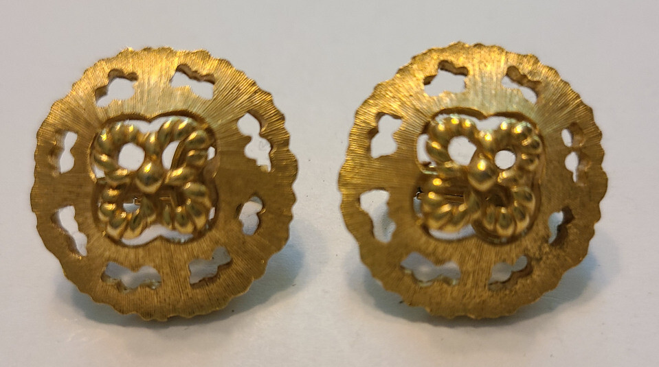 Signed Crown Trifari Textured Gold Tone Clip Earrings – 7/8 inch