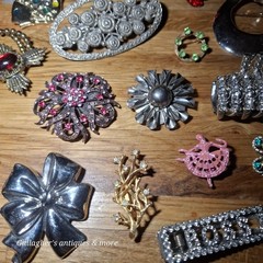 Vintage mixed Costume Jewelry brooch Lot + Etc Rhinestones Hair barrettes Charms