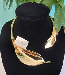 Piper K Calla Lily Shiny Gold Tone Cuff Collar Necklace NWT Statement Runway