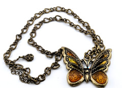 Butterfly Necklace Antique Gold Tone 18″ Chain