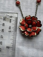 Vintage Red Heart Flower Gold Tone Unusual Design Floral Faceted Cabachon VCLM
