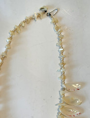 Vintage Japan 1970-80s MOP teardrop bib necklace costume pearls sliver clasp