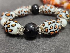 Vintage Lot Of 4 Beautiful Glass Beaded Bracelets. 3 Stretch, And 1 Wrap. NICE!!
