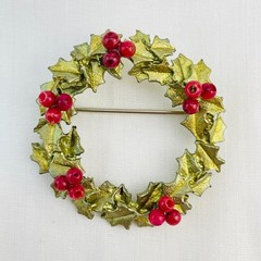 Vintage MMA Metropolitan Museum of Art Holiday Holly Wreath Brooch
