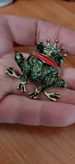 Vintage Frog Brooch Pin Green Rhinestone Eyes Gold Tone Animal Coat Scarf Gift N