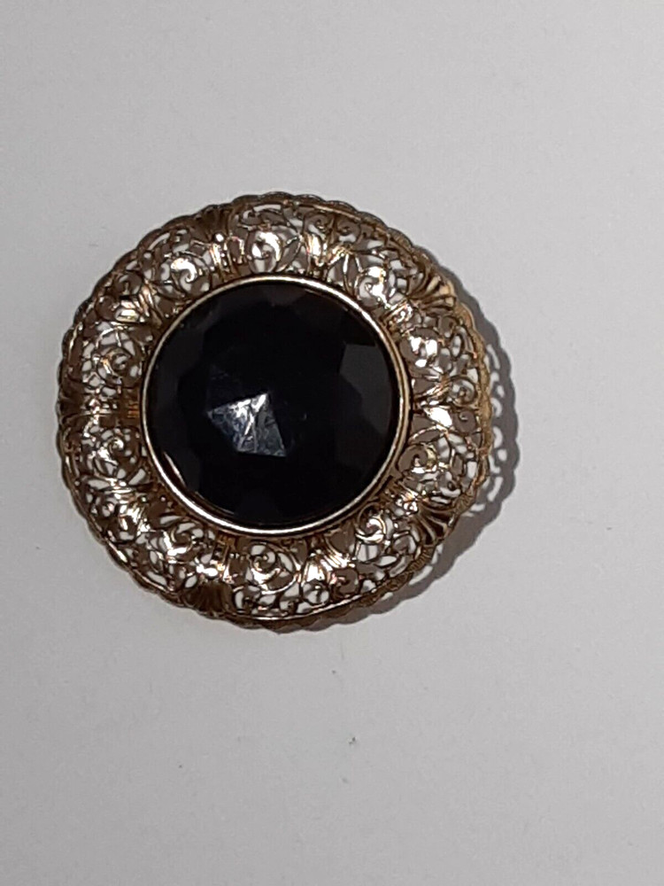 VINTAGE GOTHIC FILGREE BROOCH WITH FACETED BLACK PLASTIC STONE