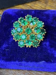 Vintage Green Rhinestone Brooch Goldtone Round Cluster Pin 1.75”