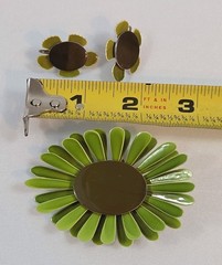 Vintage Green Metal Flower Brooch Pin & Clip On Earrings 70’s