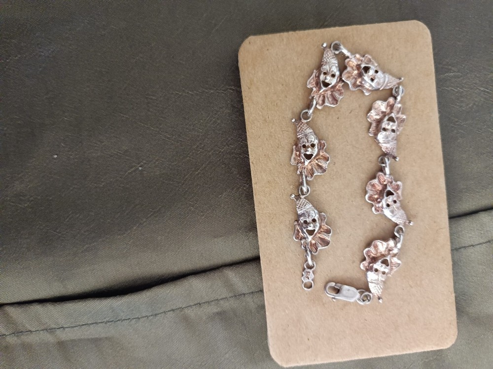 Vintage Clowns (7) Sterling Sillver Bracelet 7 ” Good Quality 11 grms
