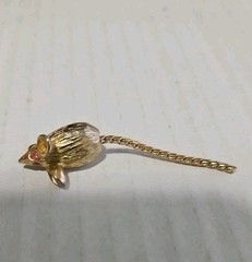 Vintage Gold Tone Mouse Pin Back Brooch Pink Eyes Moveable Tail 1 “W Tail 2.25”