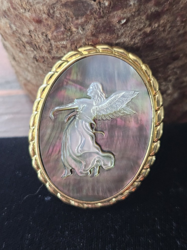 Vtg Brooch/Pendant Carved Cameo Guardian Angel Abalone Shell Gold Tone Oval