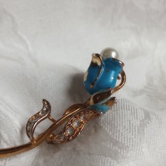 Enameled Teal Vintage Tulip Flower Brooch, Rhinestones faux pearl pot metal 2.5″