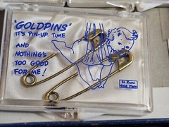 Vtg Goldpins 24K GOLD Plated Baby Bunting Pins 2 Pins Plastic Satin Lined Box