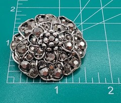 VTG Hollycraft Brooch 1.5in Round Gunmetal Gray Crystal Domed Floral 3D Estate