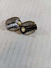 Vintage 2 Tone Y2K Renaissance Etruscan Revival Clip-On Earrings 1980-1990’s Era