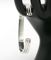 Vintage Modernist IC Handwrought Sterling Silver 925 Ribbed Cuff Bangle Bracelet
