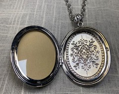 Vintage Whiting & Davis Locket Necklace Pendant 50s Floral Repousse Detail 28in