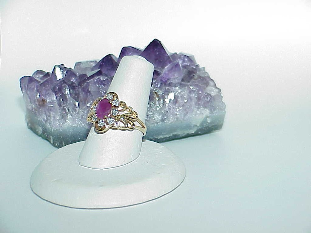 10K 1.00ct Oval Ruby 8 Diamond Ring Yellow Gold Filigree Vintage Size 6 Vintage