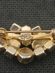 KRAMER OF NEW YORK vintage goldtone prong-set pink stones dainty brooch