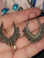 Estate Lot Vintage & Contemporary Jewelry Necklaces Bracelets Earrings Rings 19