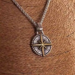 NIGHT WORKS Guide & Navigation Retro Point North Star Compass Pendant Necklace