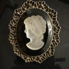 Vtg Oval Cameo Portrait Brooch Pin Back & Bale Charm /Black Onyx Glass Heavy