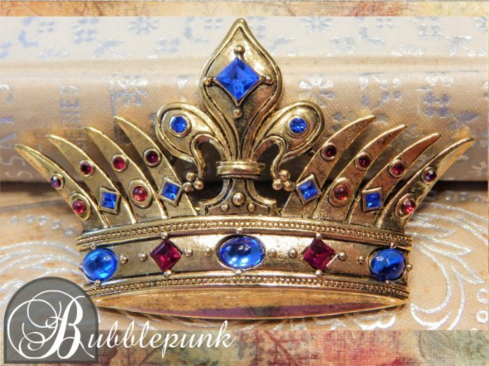 Vintage WONDERS 2004 Masters of Florence Medici Rhinestone Crown Pin ~ Estate