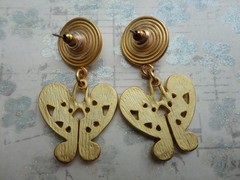 VTG TAIRONA PRE-COLOMBIAN STYLE 24K GOLD PLATED BUTTERFLY PIERCED DROP EARRINGS