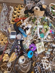 Massive Vintage Jewelry Lot 100’s of Signed Pcs / OVER 500 PCS + Misc 1G bag…
