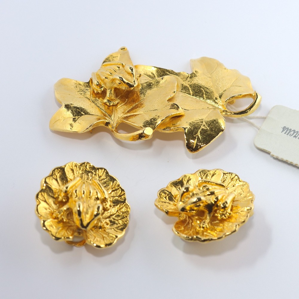 Vtg Maple Leaf Frog Leaves Goldtone Jewelry Amphibian Brooch & Earrings Set