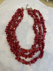 Vintage Red Natural Coral Chip Necklace 3 Three Strands 18 In Gold Tone Estate