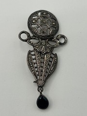 Vintage Art Deco style sterling silver onyx dangle / drop marcasite brooch pin
