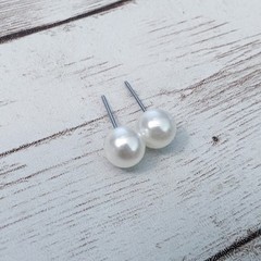 Vintage Stud Earrings For Pierced Ears – 5/6″ Faux Pearl