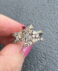 VINTAGE 14K WHITE GOLD CHAMPAGNE & WHITE DIAMONDS SPRAY CROSSOVER COCKTAIL RING