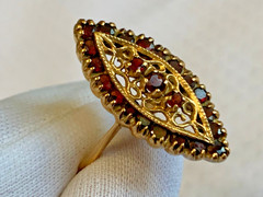 Vtg 18K Yellow Gold Ring 5.2g Fine Jewelry Size 7.75 Band Garnet Color *READ*