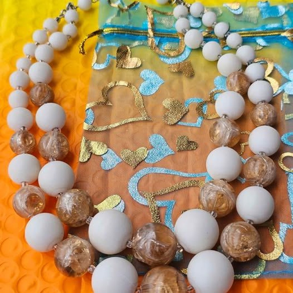 Vintage 1950s Mid Century Gold Foil Embedded Crackle Lucite Bead Necklace