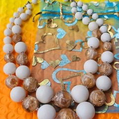Vintage 1950s Mid Century Gold Foil Embedded Crackle Lucite Bead Necklace