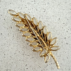VINTAGE JULIANA DELIZZA & ELSTER AMBER and CLEAR RHINESTONE LEAF BOOCH 4″ LONG