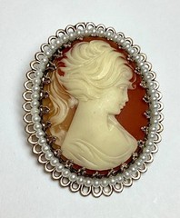 Vintage Gold-Tone & Faux Pearl Resin Cameo Brooch 2″ x 1.5″ Inches